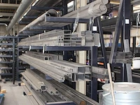 Inhoud draagarmstelling kavel p308 kokers, buizen en profielen in grote diversiteit, totaal ruim 300 stuks - afbeelding 2 van  2