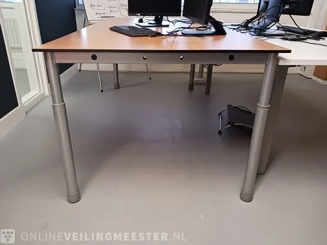Inhoud kantoor ruimte - afbeelding 11 van  24