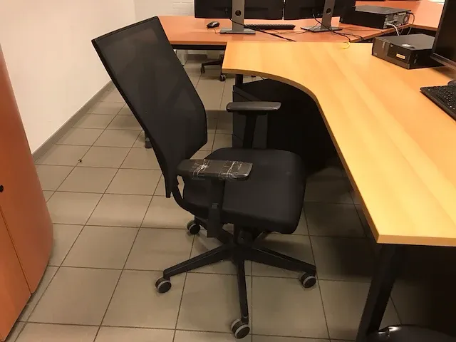 Inhoud kantoor - afbeelding 8 van  21