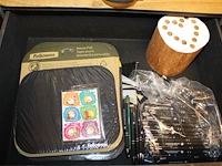 Inhoud kast a219 w.o. insteekmappen, pennen, succes stickers en kaarten etc. - afbeelding 2 van  9