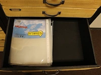 Inhoud kast a219 w.o. insteekmappen, pennen, succes stickers en kaarten etc. - afbeelding 3 van  9