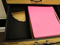 Inhoud kast a219 w.o. insteekmappen, pennen, succes stickers en kaarten etc. - afbeelding 6 van  9