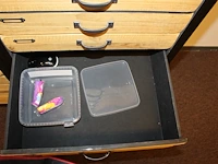 Inhoud kast a219 w.o. insteekmappen, pennen, succes stickers en kaarten etc. - afbeelding 9 van  9