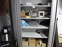 Inhoud kast kavel g385, met div. testproducten - afbeelding 1 van  4