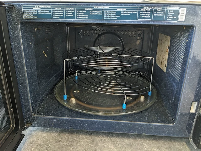 Inhoud keuken o.a. smart oven samsung - afbeelding 11 van  17