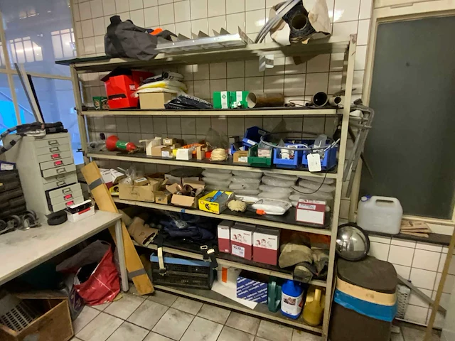 Inhoud magazijnruimte - afbeelding 16 van  22