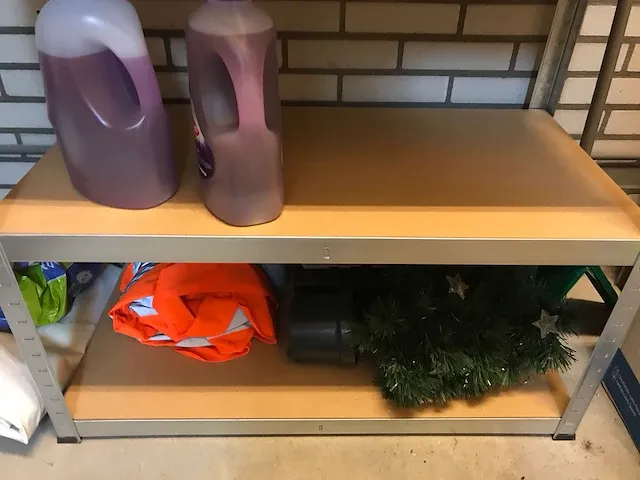 Inhoud praktijkkamer en magazijn - afbeelding 5 van  22