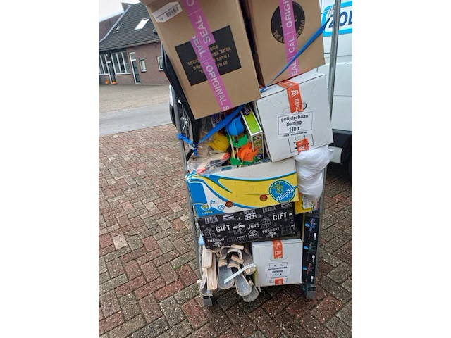 Inhoud rolcontainer ex container - afbeelding 5 van  9