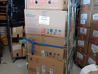 Inhoud rolcontainer met 2e hands en nieuw ex container nummer b