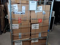 Inhoud rolcontainer met 2e hands en nieuw ex container nummer b - afbeelding 3 van  9