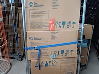 Inhoud rolcontainer met 2e hands en nieuw ex container nummer b - afbeelding 8 van  9