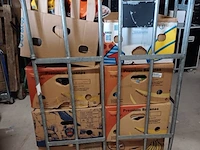Inhoud rolcontainer met 2e hands en nieuw ex container nummer c - afbeelding 3 van  9