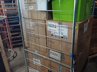 Inhoud rolcontainer met 2e hands en nieuw ex container nummer d - afbeelding 9 van  9