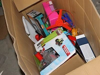 Inhoud rolcontainer oud nieuw retour en overvoorraard ex container - afbeelding 10 van  11