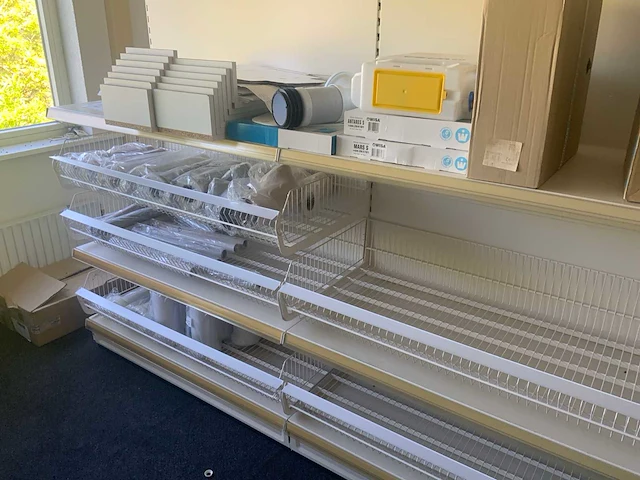 Inhoud ruimte 2e etage (magazijnruimte) - afbeelding 9 van  82