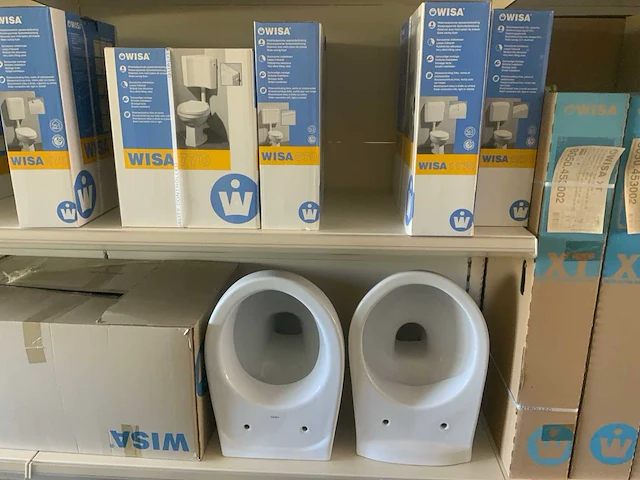 Inhoud ruimte 2e etage (magazijnruimte) - afbeelding 16 van  82