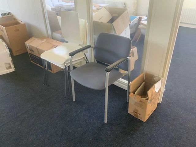 Inhoud ruimte 2e etage (magazijnruimte) - afbeelding 21 van  82
