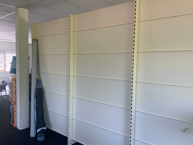 Inhoud ruimte 2e etage (magazijnruimte) - afbeelding 27 van  82