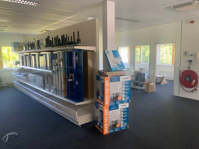 Inhoud ruimte 2e etage (magazijnruimte) - afbeelding 23 van  82