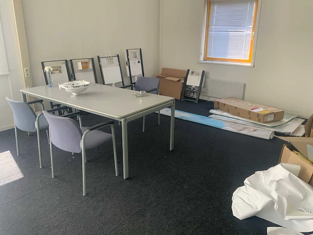 Inhoud ruimte 2e etage (magazijnruimte) - afbeelding 35 van  82