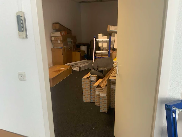 Inhoud ruimte 2e etage (magazijnruimte) - afbeelding 41 van  82