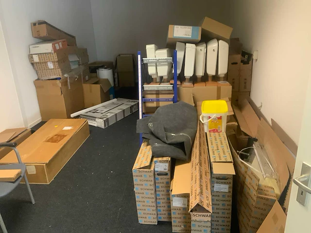 Inhoud ruimte 2e etage (magazijnruimte) - afbeelding 42 van  82