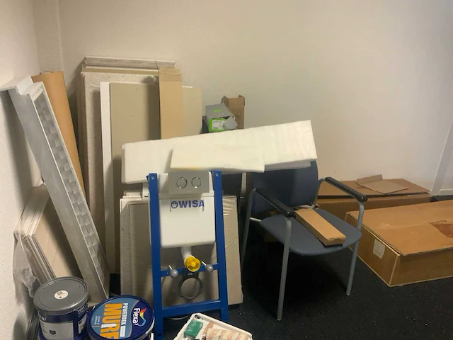 Inhoud ruimte 2e etage (magazijnruimte) - afbeelding 47 van  82