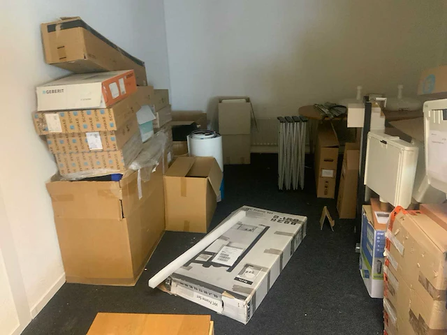 Inhoud ruimte 2e etage (magazijnruimte) - afbeelding 49 van  82