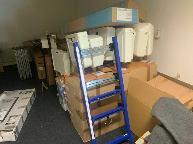 Inhoud ruimte 2e etage (magazijnruimte) - afbeelding 50 van  82