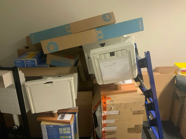 Inhoud ruimte 2e etage (magazijnruimte) - afbeelding 54 van  82