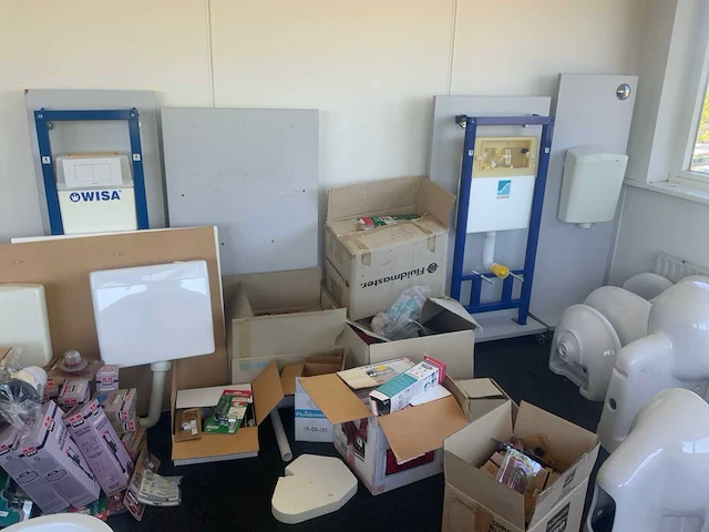 Inhoud ruimte 2e etage (magazijnruimte) - afbeelding 69 van  82