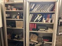 Inhoud ruimte met diverse onderdelen, gereedschappen en accessoires - afbeelding 11 van  26
