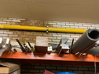 Inhoud ruimte met diverse onderdelen, gereedschappen en accessoires - afbeelding 24 van  26