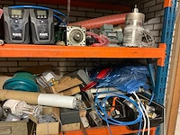 Inhoud ruimte met diverse onderdelen, gereedschappen en accessoires - afbeelding 26 van  26