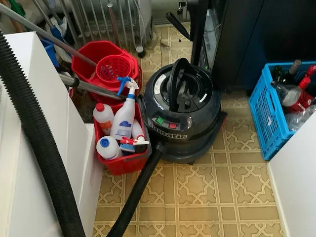 Inhoud schoonmaakhok - afbeelding 3 van  7