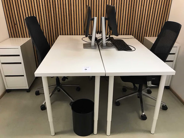 Inhoud showroom huis kantoormeubilair - afbeelding 1 van  10