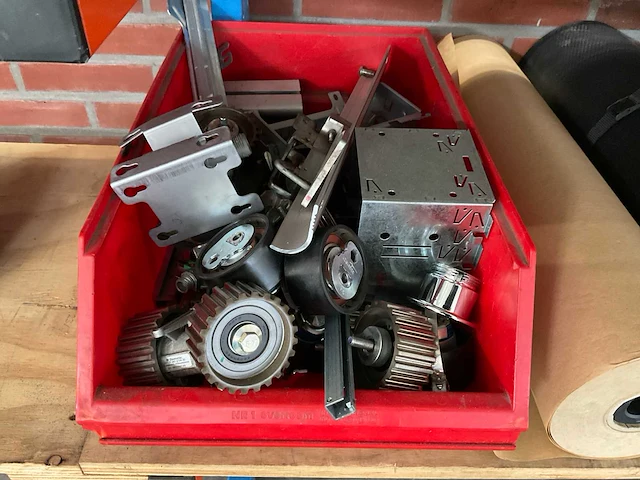 Inhoud stelling; bestaande uit diverse materialen voor campers - afbeelding 2 van  13