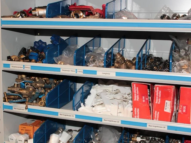 Inhoud stelling o.a. kogelkranen en afsluiters - afbeelding 7 van  11