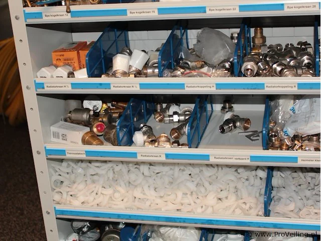 Inhoud stelling o.a. kogelkranen en afsluiters - afbeelding 9 van  11