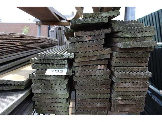 Inhoud twee metalen bokken wo vlonderplanken, stapvlonders en prieelbogen. let op: exclusief metalen bokken. - afbeelding 1 van  3