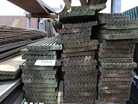 Inhoud twee metalen bokken wo vlonderplanken, stapvlonders en prieelbogen. let op: exclusief metalen bokken. - afbeelding 1 van  3
