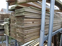 Inhoud twee metalen bokken wo vlonderplanken, stapvlonders en prieelbogen. let op: exclusief metalen bokken. - afbeelding 2 van  3