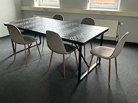Inhoud vergaderruimte - afbeelding 3 van  9