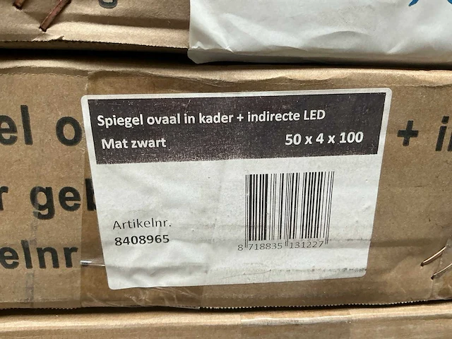 Ink ovaal in kader mat zwart led spiegel - afbeelding 4 van  5