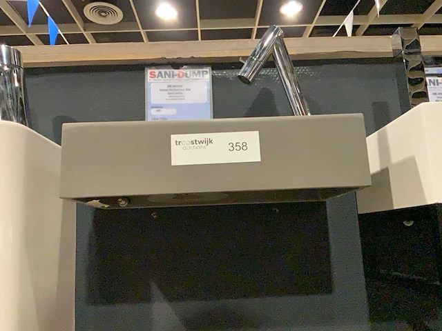 Ink versus fontein met kraan - afbeelding 3 van  4