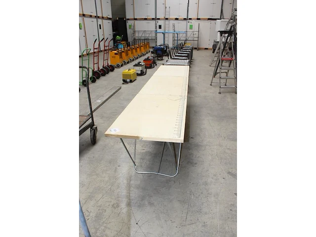 Inklapbaar behangtafel. lengte ca. 3 meter. - afbeelding 2 van  2