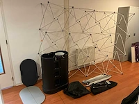 Inklapbare beurswand / promotiewand 390x235cm v.v. verlichting, transportkoffers, magnetische promotiedoeken - afbeelding 1 van  8