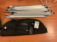 Inklapbare beurswand / promotiewand 390x235cm v.v. verlichting, transportkoffers, magnetische promotiedoeken - afbeelding 3 van  8