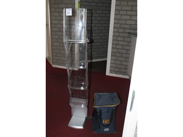 Inklapbare folderdisplay zip met hoogte 150 cm in tas. - afbeelding 2 van  3