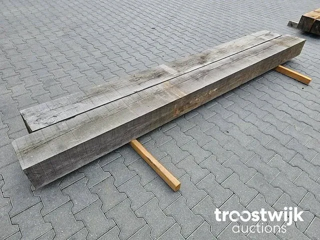 Inlands eiken balken 2 stuks 313-332cm 25x20cm dikte 20cm - afbeelding 1 van  7